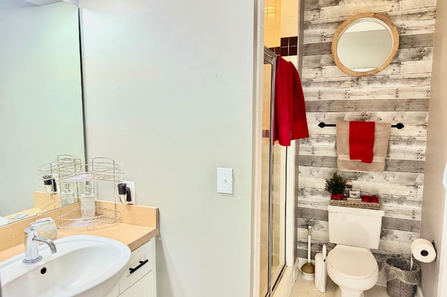 677 N Alexander St in Charlotte, NC - Building Photo - Building Photo