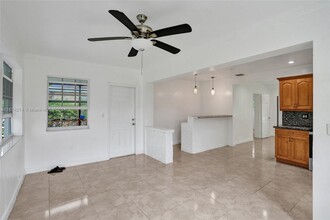 2902 SW 67th Way in Miramar, FL - Building Photo - Building Photo