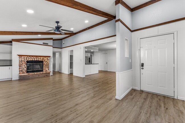 204 Phillips Rd in McGregor, TX - Building Photo - Building Photo