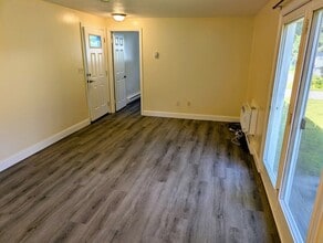 15 Kent Ct in Ashford, CT - Building Photo - Building Photo