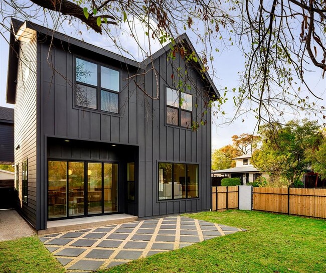 property at 4901 Gladeview Dr