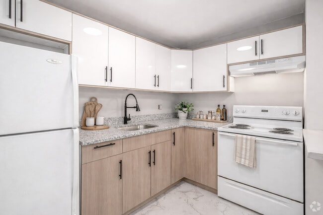 Lansing Grove Apartments