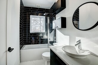 10574 Christophe-Colomb Av in Montréal, QC - Building Photo - Building Photo
