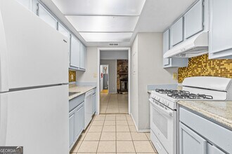 6349 Holcomb Way in Norcross, GA - Building Photo - Building Photo