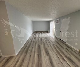 320NEC in College Place, WA - Building Photo - Building Photo