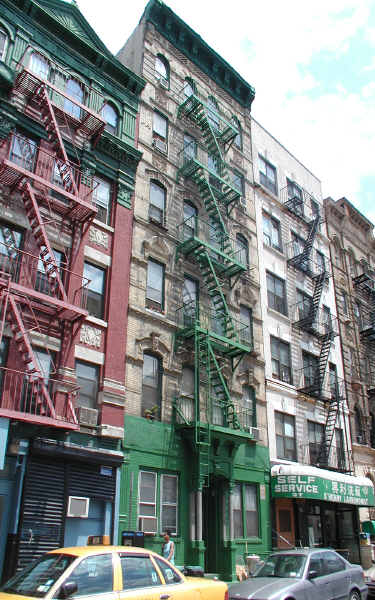 35 Henry St in New York, NY - Building Photo - Building Photo