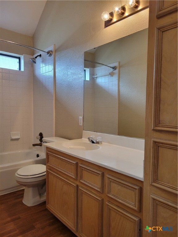 property at 1104 Lambrusco Dr