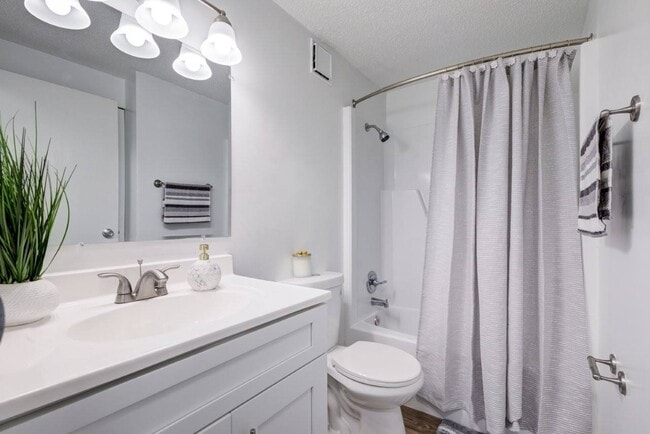 Woodlands (PA) in Zelienople, PA - Foto de edificio - Building Photo