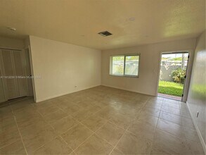 6322-6324 Eaton St in Hollywood, FL - Building Photo - Building Photo