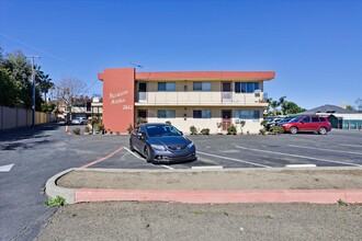 Bascom Arms Apartments in San Jose, CA - Building Photo - Building Photo