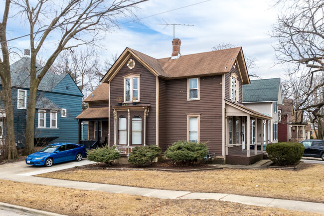 60 N Channing St in Elgin, IL - Building Photo - Building Photo