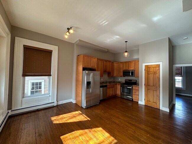 81 Cannon St in Poughkeepsie, NY - Building Photo - Building Photo