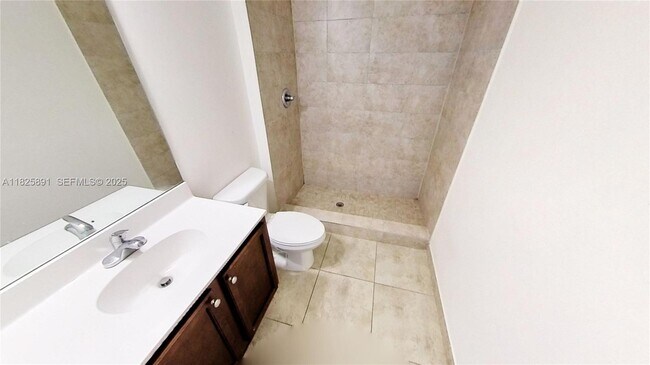 260 NW 109th Ave in Miami, FL - Building Photo - Building Photo