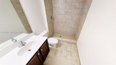 260 NW 109th Ave in Miami, FL - Building Photo - Building Photo