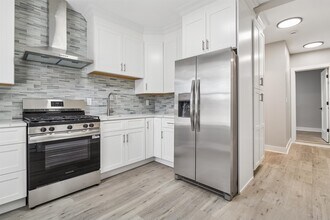 324 Pacific Ave in Jersey City, NJ - Building Photo - Building Photo