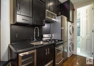W 103RD ST., Unit 4A in New York, NY - Building Photo - Building Photo