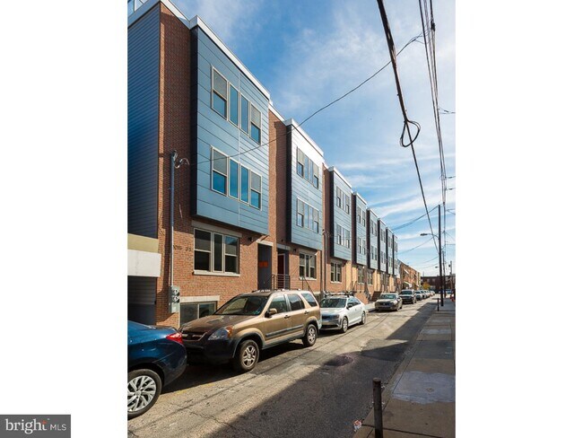 2015 S Hutchinson St, Unit 11 in Philadelphia, PA - Building Photo - Building Photo