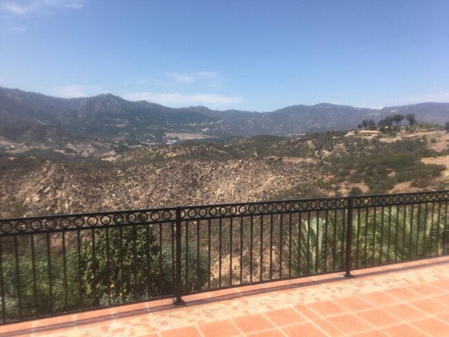 2308 Canyon View Rd in Fallbrook, CA - Building Photo - Building Photo