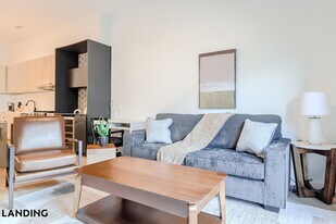 2623 Keene St, Unit 508 in Houston, TX - Building Photo