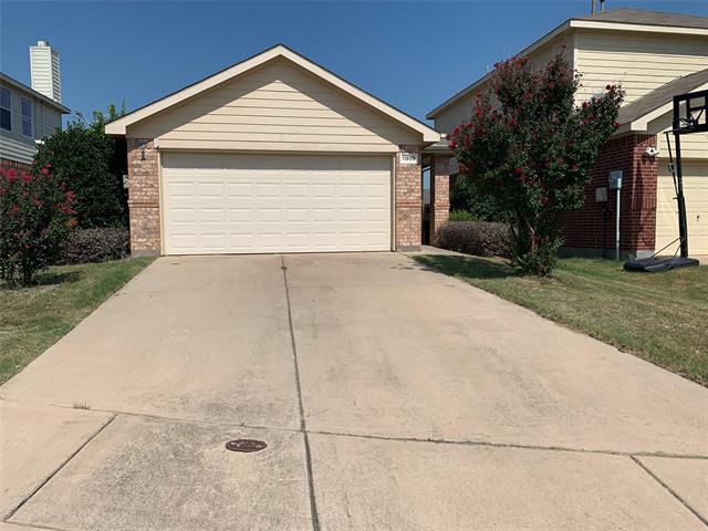 11905 Grizzly Bear Dr in Fort Worth, TX - Building Photo