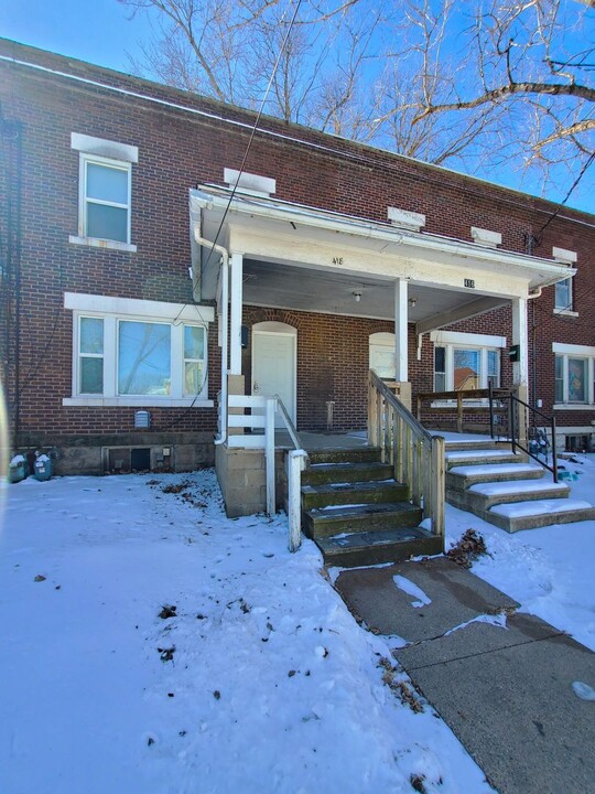 418 Sunnyside Ave in Waterloo, IA - Building Photo