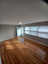 2117 SW Van Buren St in Topeka, KS - Building Photo - Building Photo