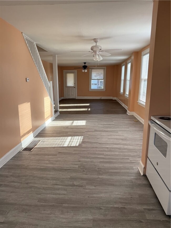 106 W 2nd St in Elmira, NY - Building Photo - Building Photo