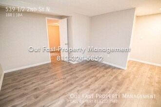 916 1/2 2nd St N in St. Petersburg, FL - Foto de edificio - Building Photo