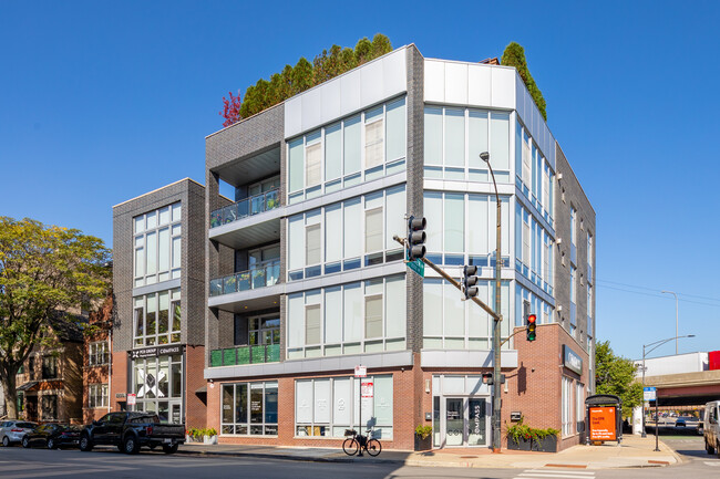 The Residences at 2006 W Webster in Chicago, IL - Building Photo - Building Photo