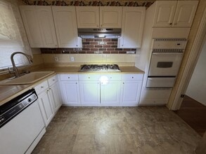 9000 Clarion Dr in Jennings, MO - Building Photo - Building Photo
