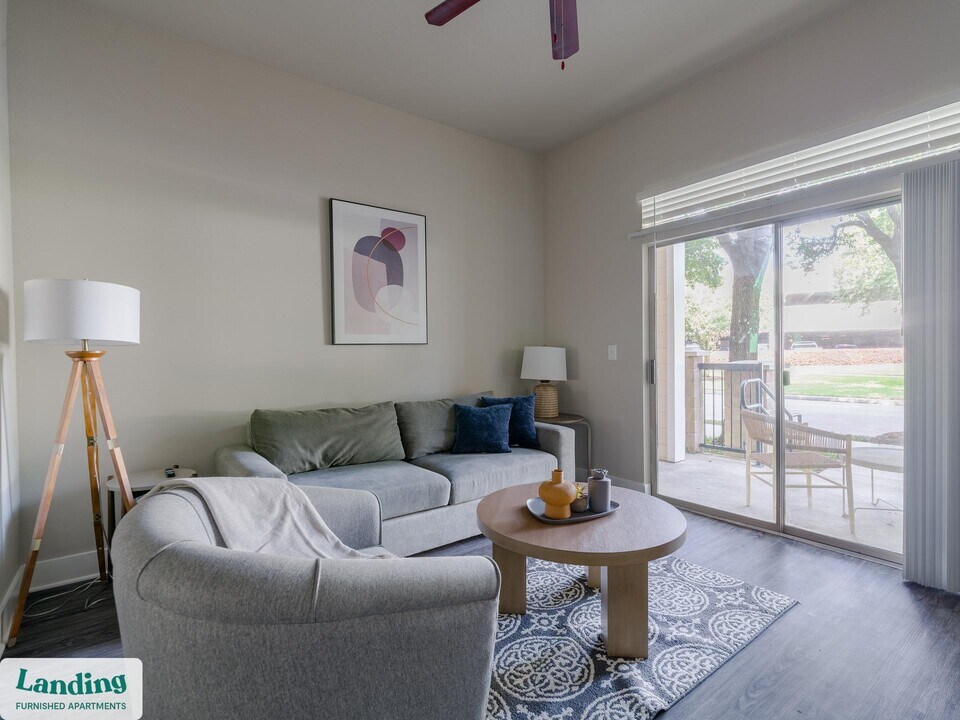 18101 Point Lookout Dr in Houston, TX - Building Photo