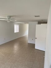812 NW 22nd Pl in Miami, FL - Building Photo - Building Photo