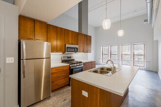 Market Square Place in Pittsburgh, PA - Building Photo - Interior Photo