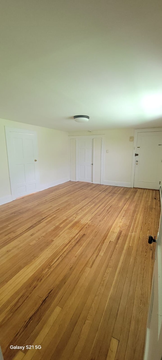40 Brookwood Dr, Unit 3 in Maplewood, NJ - Foto de edificio - Building Photo