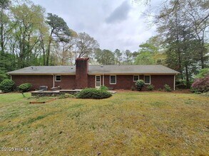 202 King George Rd in Greenville, NC - Foto de edificio - Building Photo