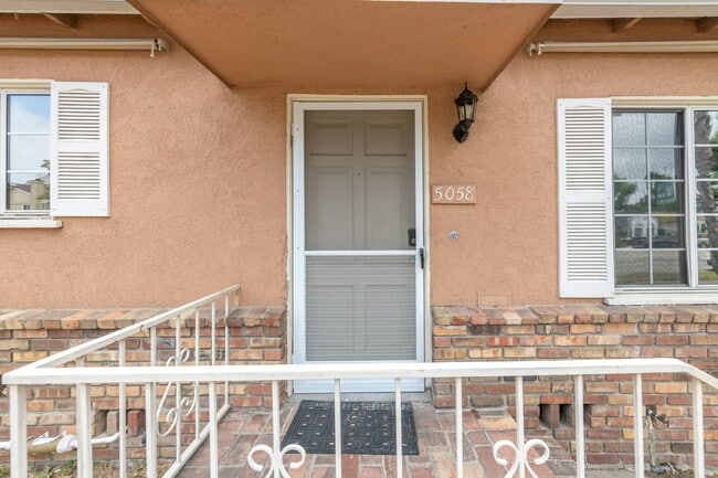 5058 Colfax Ave in Los Angeles, CA - Building Photo - Building Photo
