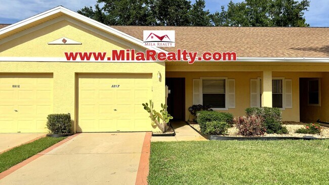 property at 3217 Queen Palms Ct
