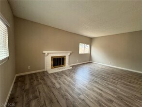 4032 Arrowood Dr in Las Vegas, NV - Building Photo - Building Photo