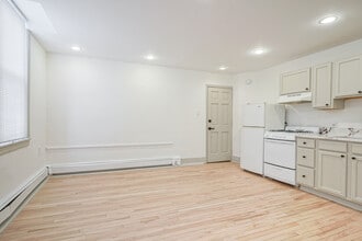 1714 S 4th St, Unit 2R in Philadelphia, PA - Building Photo - Building Photo