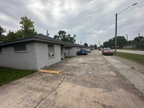4701 Hoffman St in Houston, TX - Building Photo - Building Photo