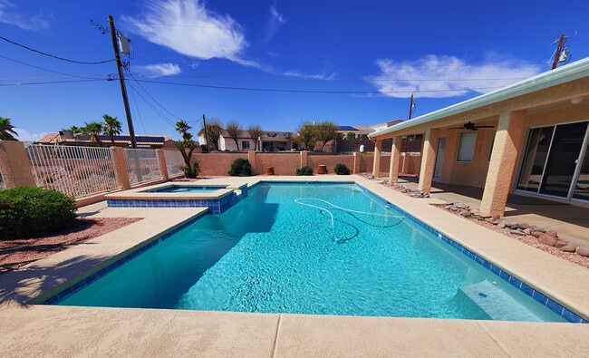 1399 Bentley Blvd in Lake Havasu City, AZ - Building Photo - Building Photo