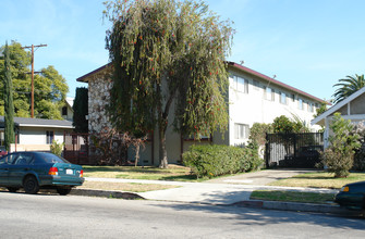 320 S Adams St in Glendale, CA - Building Photo - Building Photo