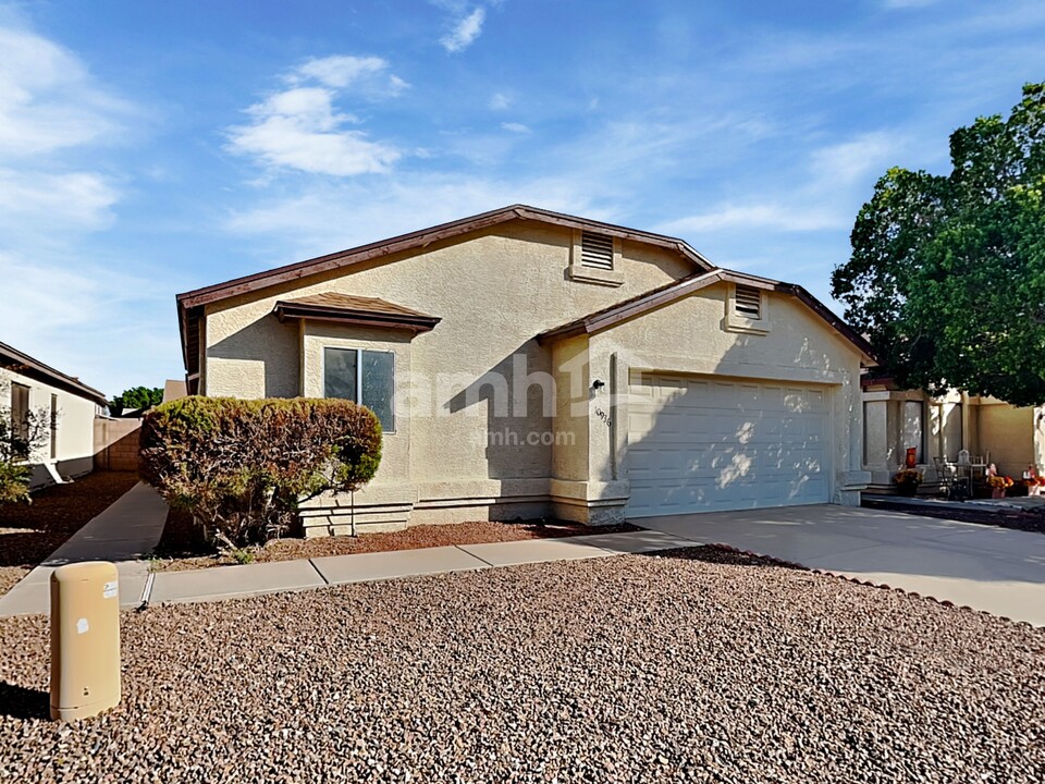 10936 W Ruth Ave in Peoria, AZ - Building Photo