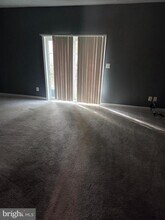 8248 White Star Crossing in Pasadena, MD - Building Photo - Building Photo