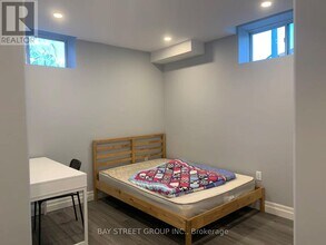 56 Stelle Ln in Hamilton, ON - Building Photo - Building Photo