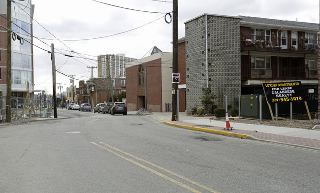 225 Walker St in Fairview, NJ - Foto de edificio - Building Photo