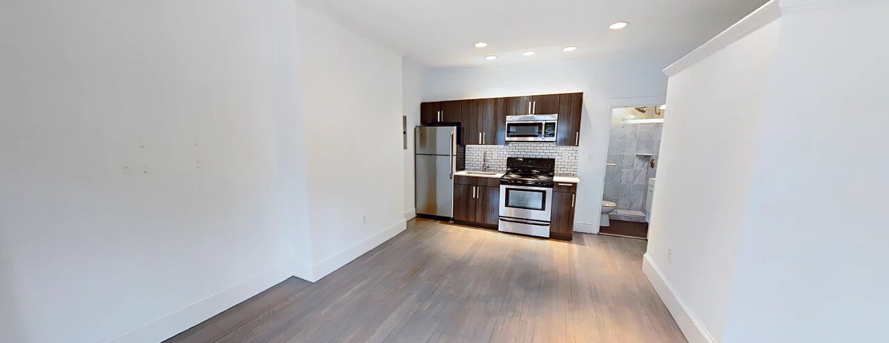 223 Newbury St, Unit #4F in Boston, MA - Building Photo