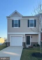 440 Locust Run Dr in York, PA - Building Photo