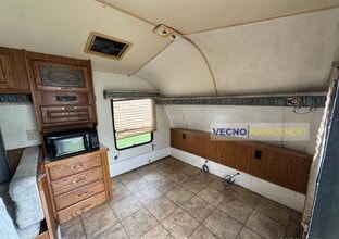 9831 TX-106 Loop in San Antonio, TX - Building Photo - Building Photo