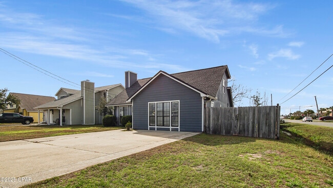 2400 Jason Dr in Lynn Haven, FL - Building Photo - Building Photo
